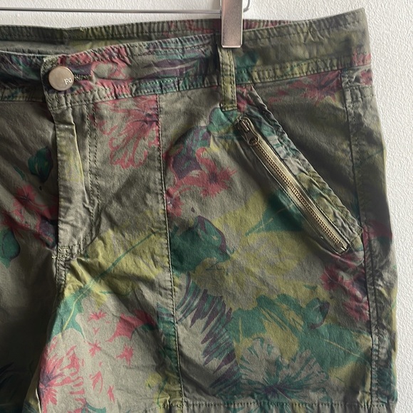 Floral Shorts Size 18 Faded Glory - Picture 5 of 5